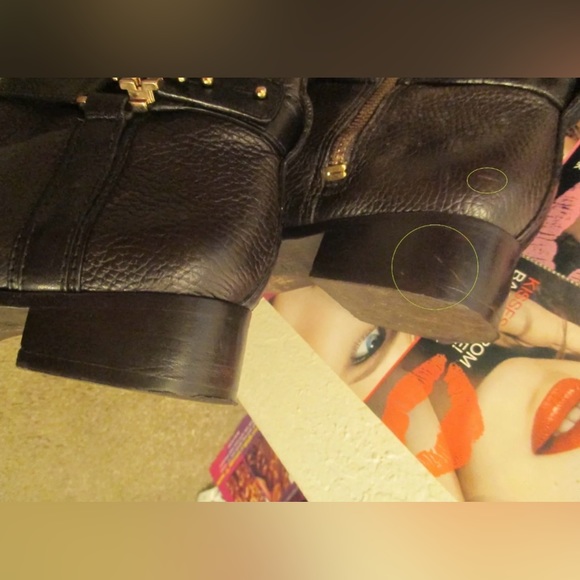 STUNNING Tory Burch Brown Elina Pebbled Leather Logo Boots $525+! SOLD OUT. - Picture 11 of 12